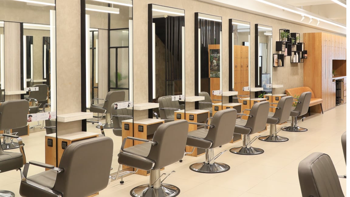 HAPPYHAIR板橋埔墘店 沙龍內部造型區